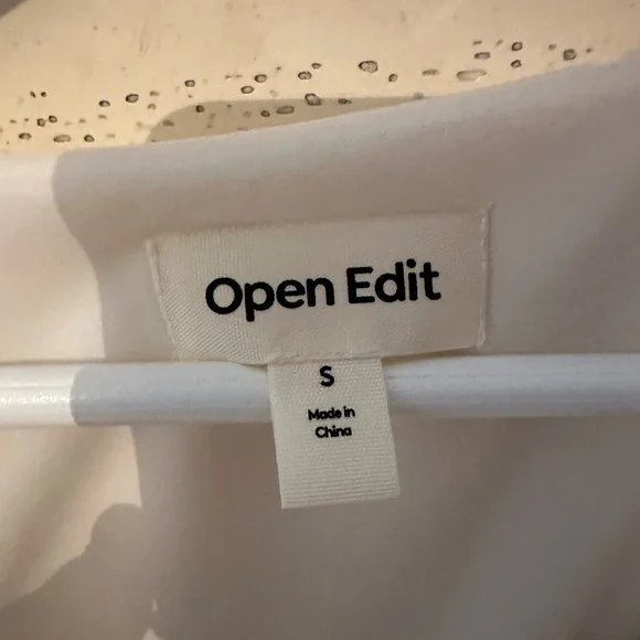 SLEEVELESS RUFFLE TOP - Picture 5 of 7